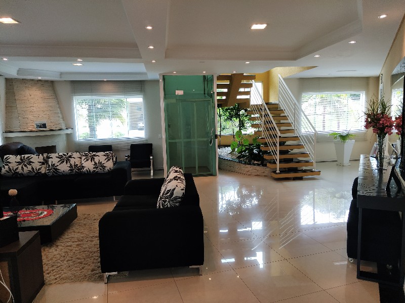 Casa à venda em Santa Felicidade, Curitiba — MAFI ADMINISTRADORA DE IMOVEIS LTDA