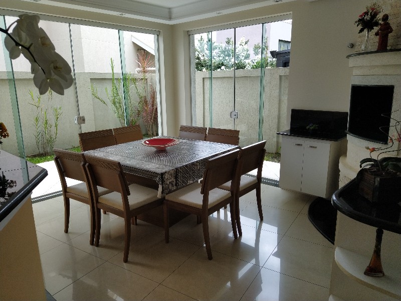 Casa à venda em Santa Felicidade, Curitiba — MAFI ADMINISTRADORA DE IMOVEIS LTDA