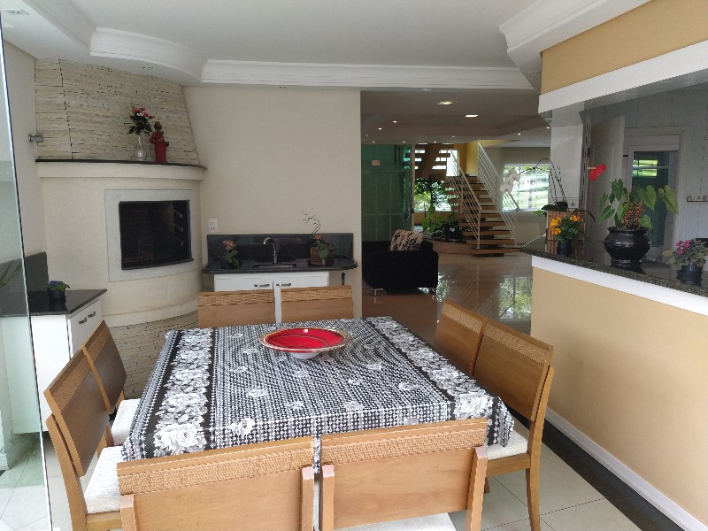 Casa à venda em Santa Felicidade, Curitiba — MAFI ADMINISTRADORA DE IMOVEIS LTDA